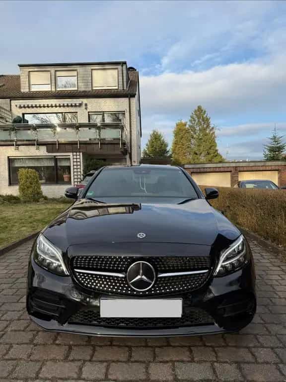 Mercedes-Benz C-Class 180 Autom. - AMG u. Night Paket 08/2020-photo-1