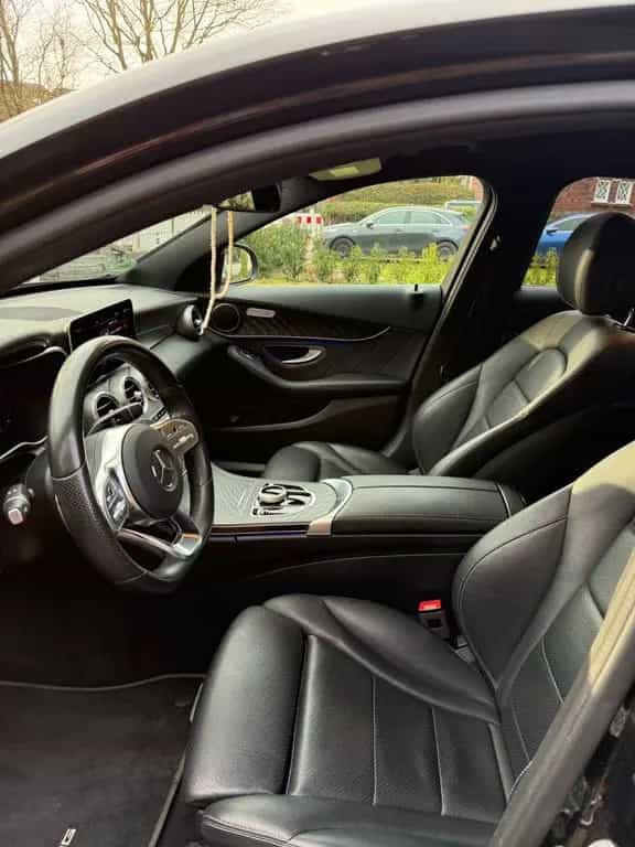 Mercedes-Benz C-Class 180 Autom. - AMG u. Night Paket 08/2020-photo-4
