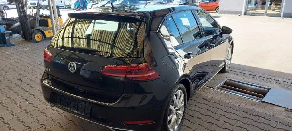 Volkswagen Golf 1.5 TSI ACT OPF Highline m.GARANTIE 03/2019-photo-1
