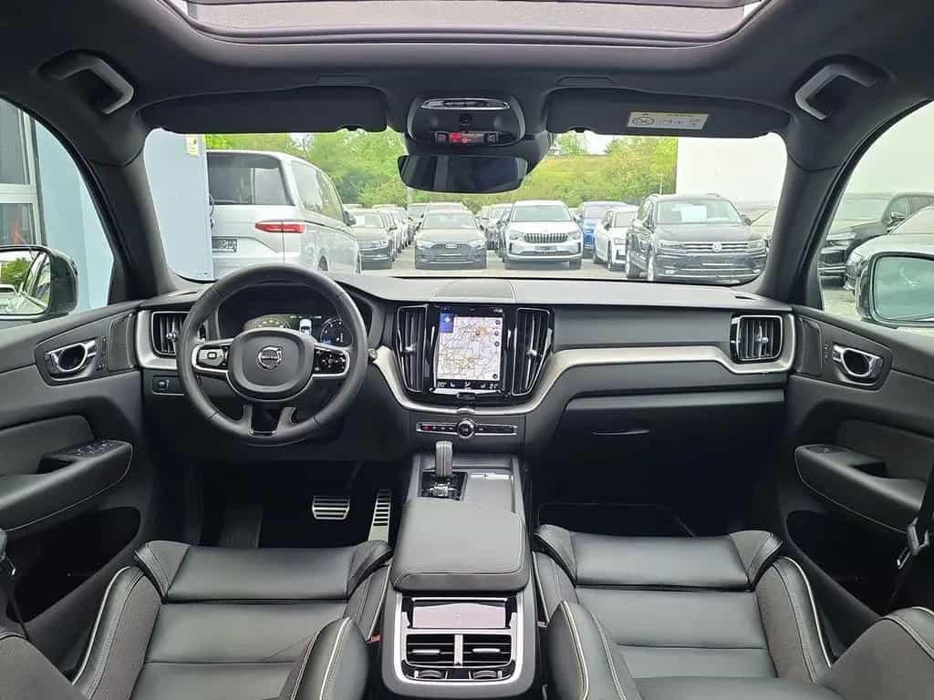 Volvo XC60 B4 R-Design STNDHZ PANO AHK H&K 360° H-UP N 01/2021-photo-11