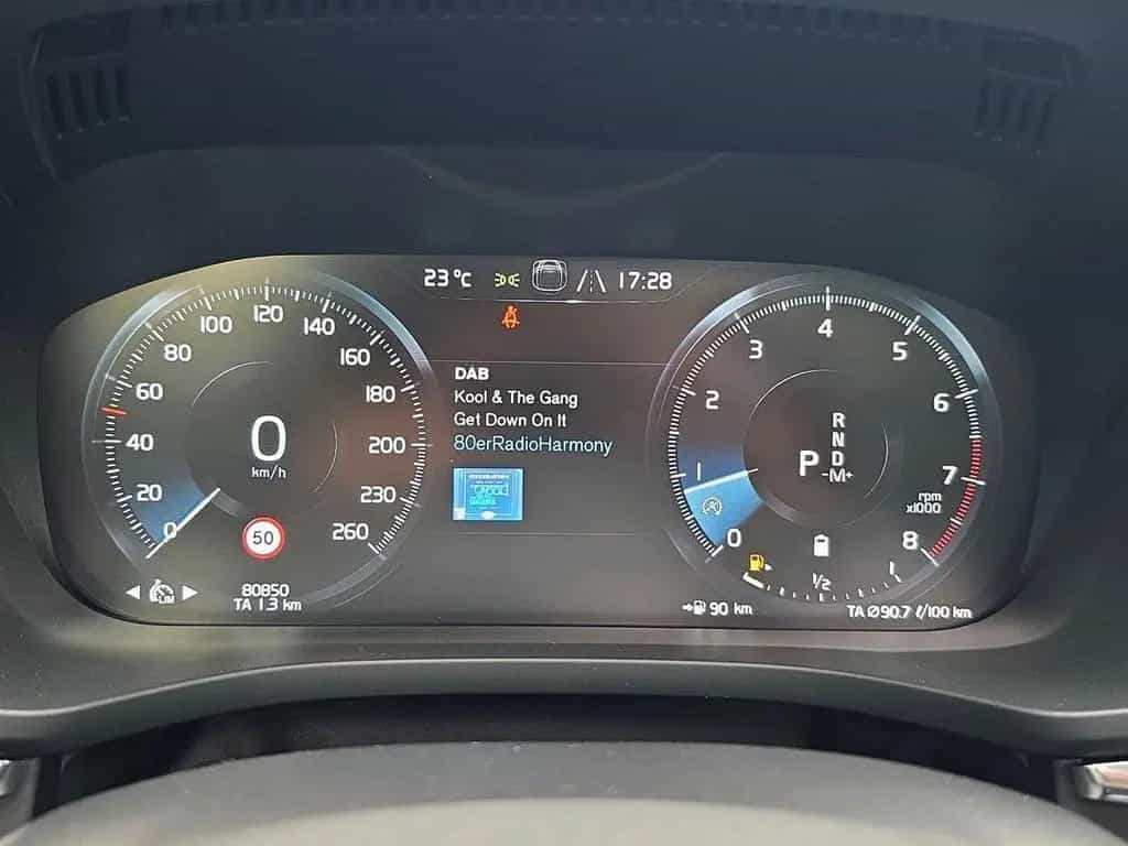 Volvo XC60 B4 R-Design STNDHZ PANO AHK H&K 360° H-UP N 01/2021-photo-14