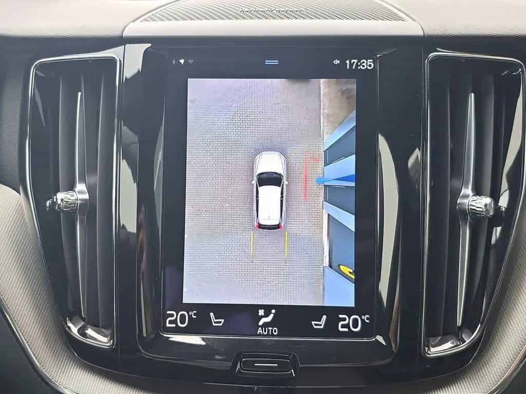 Volvo XC60 B4 R-Design STNDHZ PANO AHK H&K 360° H-UP N 01/2021-photo-15