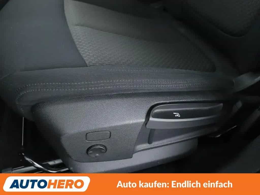 BMW 220 Active Tourer 2er 220i Active Tourer Advantage 12/2019-photo-24