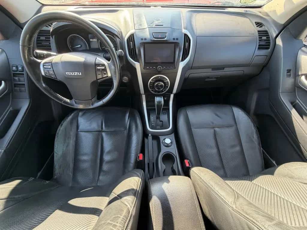 Isuzu D-Max Double Cab 4WD Custom EU6 LED 10/2017-photo-14