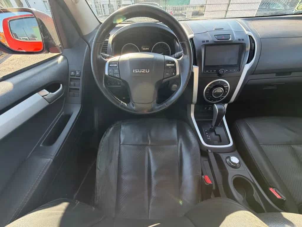 Isuzu D-Max Double Cab 4WD Custom EU6 LED 10/2017-photo-16