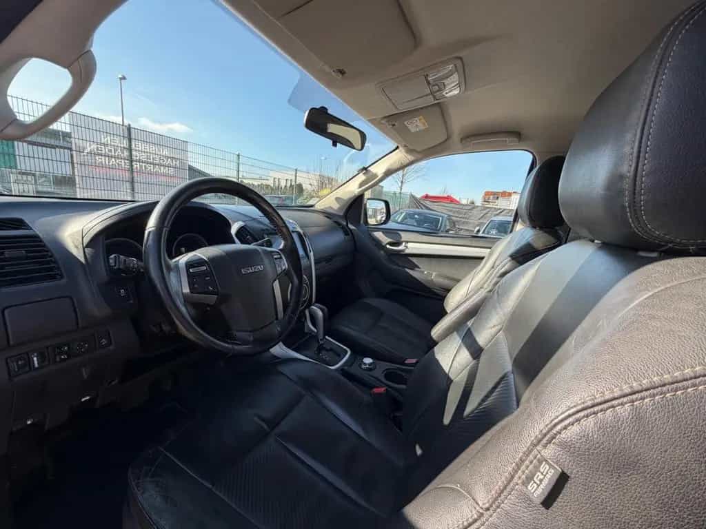 Isuzu D-Max Double Cab 4WD Custom EU6 LED 10/2017-photo-8