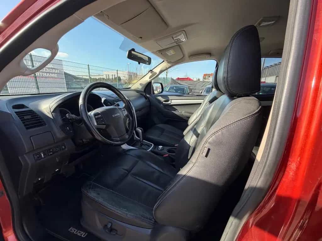 Isuzu D-Max Double Cab 4WD Custom EU6 LED 10/2017-photo-9