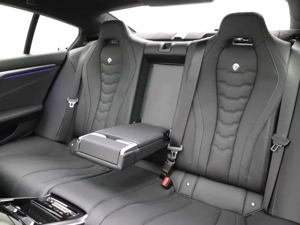 ALPINA B8 Gran Coupé SWITCH-TRONIC Allrad - Pure Metal 08/2025-photo-16