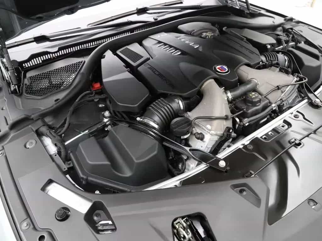 ALPINA B8 Gran Coupé SWITCH-TRONIC Allrad - Pure Metal 08/2025-photo-3