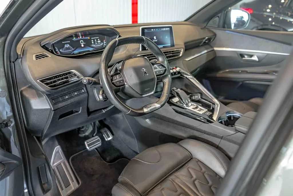 Peugeot 3008 Allure GT-Line Panorama Autom. Leder 360°Ka 12/2020-photo-10