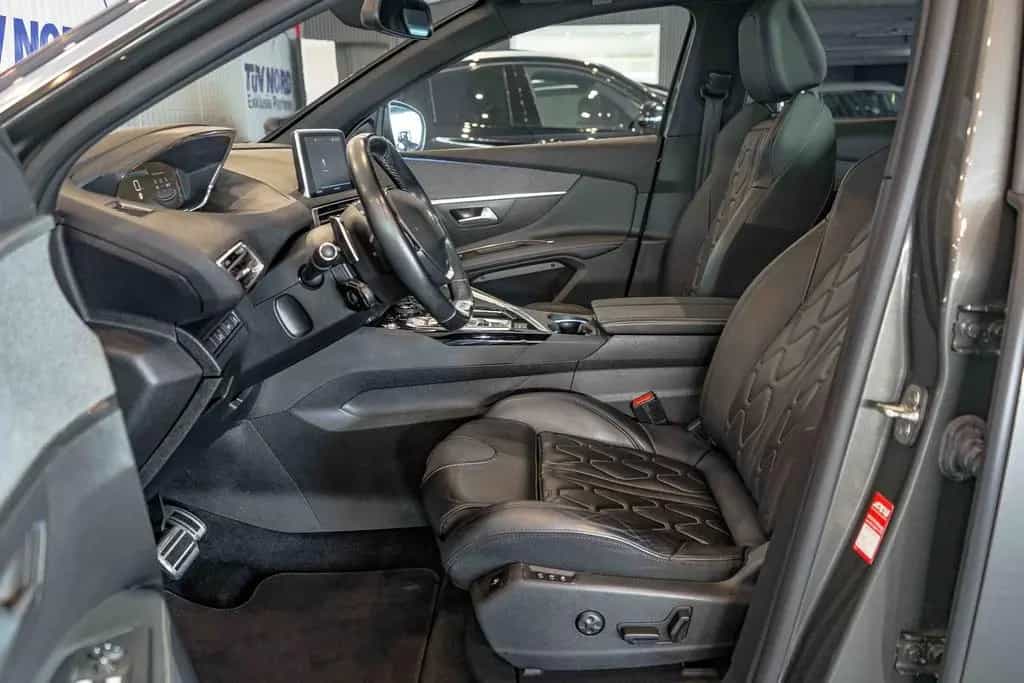 Peugeot 3008 Allure GT-Line Panorama Autom. Leder 360°Ka 12/2020-photo-13