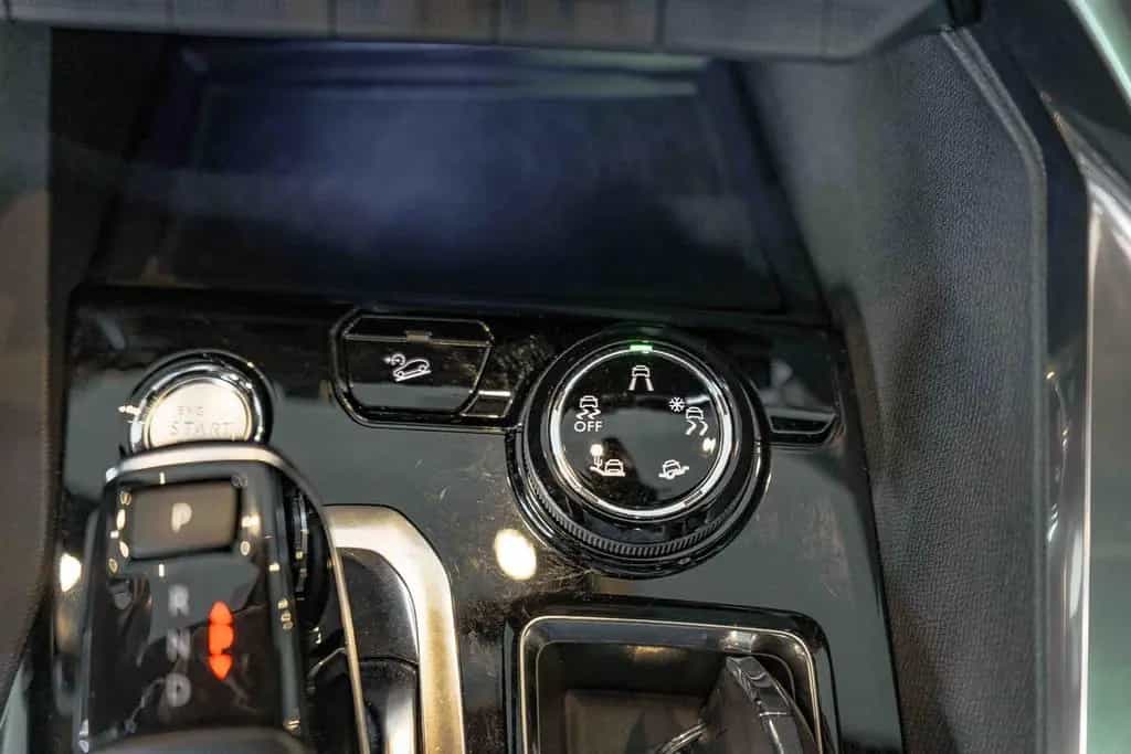 Peugeot 3008 Allure GT-Line Panorama Autom. Leder 360°Ka 12/2020-photo-22