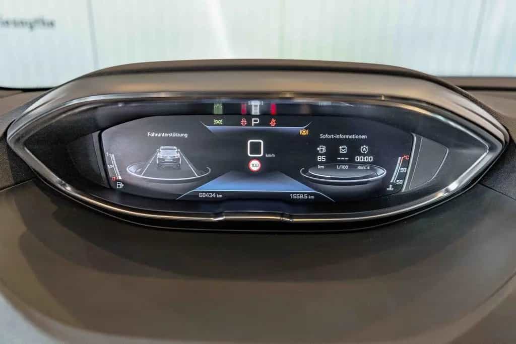 Peugeot 3008 Allure GT-Line Panorama Autom. Leder 360°Ka 12/2020-photo-25