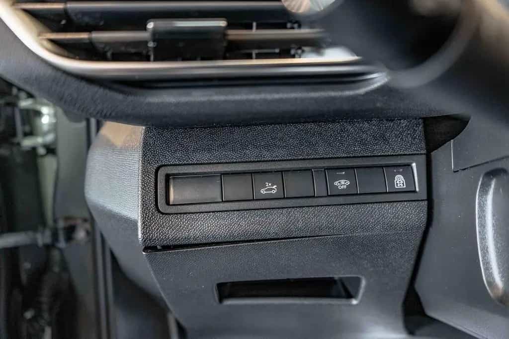 Peugeot 3008 Allure GT-Line Panorama Autom. Leder 360°Ka 12/2020-photo-27