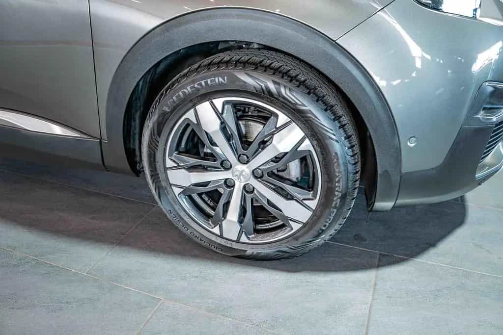 Peugeot 3008 Allure GT-Line Panorama Autom. Leder 360°Ka 12/2020-photo-3