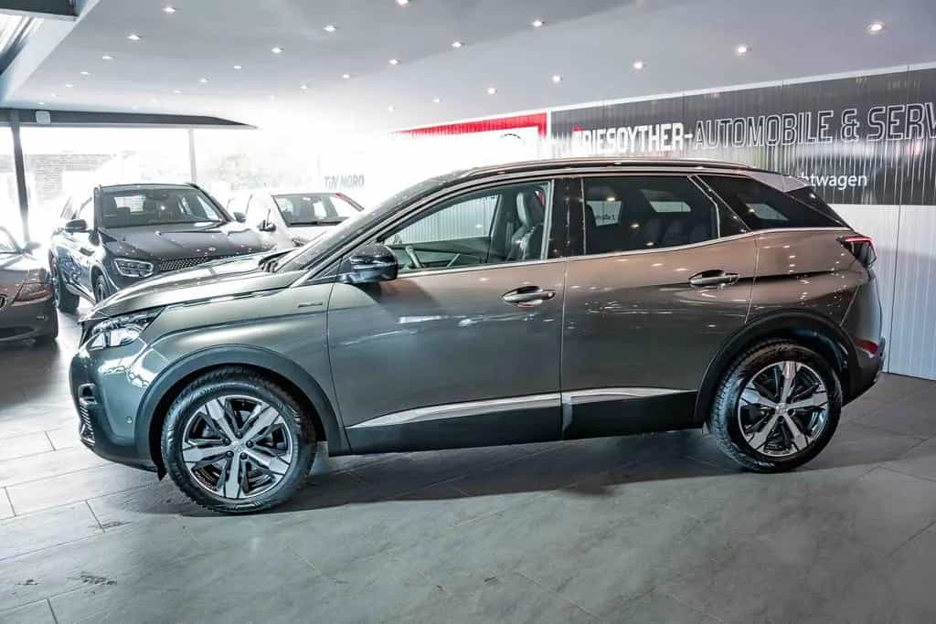Peugeot 3008 Allure GT-Line Panorama Autom. Leder 360°Ka 12/2020-photo-6