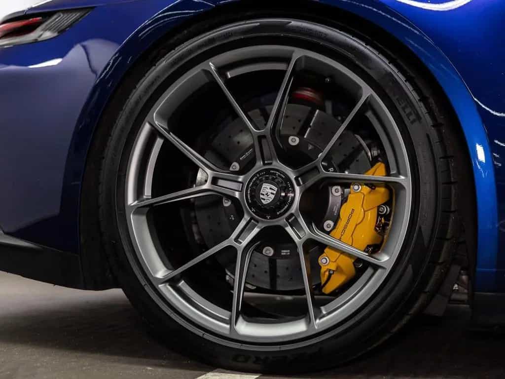 Porsche 992 GT3 Touring 02/2023-photo-16