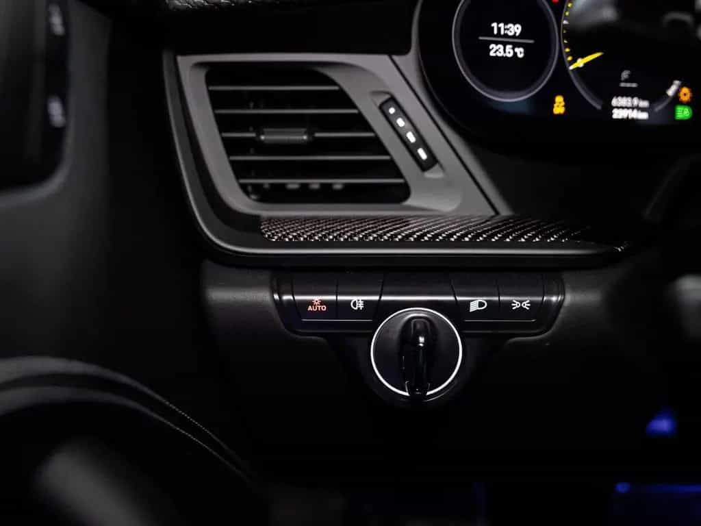 Porsche 992 GT3 Touring 02/2023-photo-31