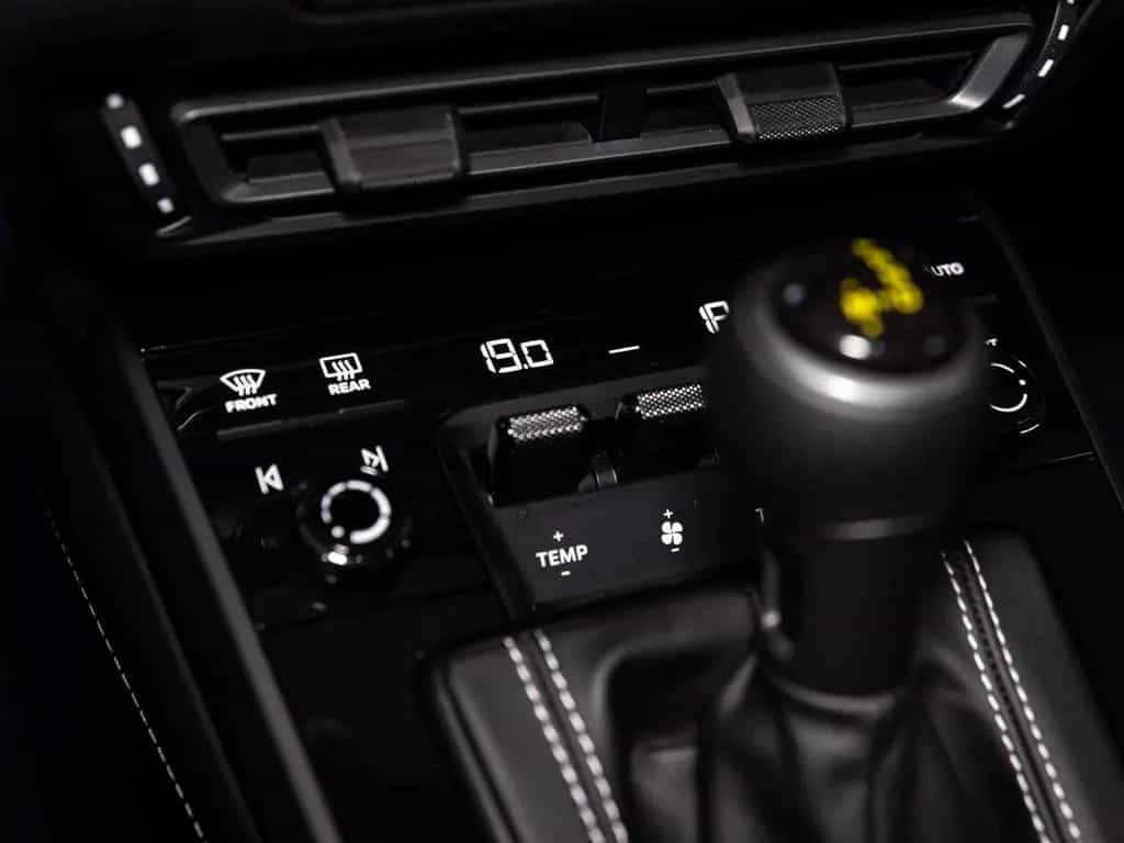 Porsche 992 GT3 Touring 02/2023-photo-46