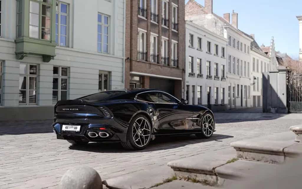 Aston Martin Vanquish COUPE  - BOWERS  WILKINS - TITANIUM EXH 12/2025-photo-1