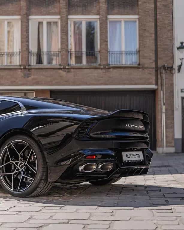 Aston Martin Vanquish COUPE  - BOWERS  WILKINS - TITANIUM EXH 12/2025-photo-14