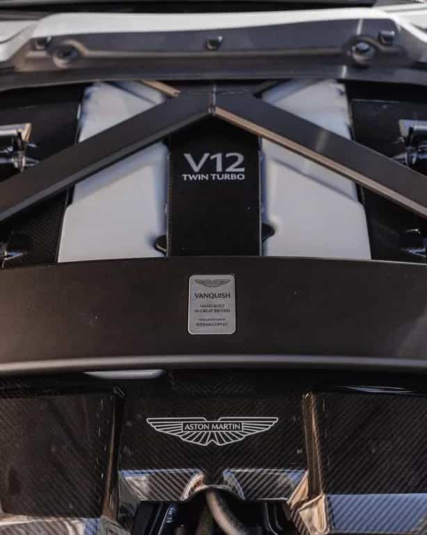 Aston Martin Vanquish COUPE  - BOWERS  WILKINS - TITANIUM EXH 12/2025-photo-15