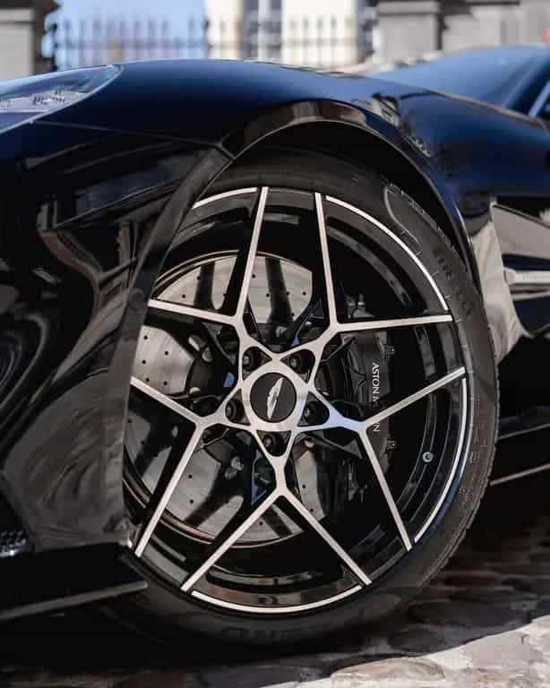 Aston Martin Vanquish COUPE  - BOWERS  WILKINS - TITANIUM EXH 12/2025-photo-16