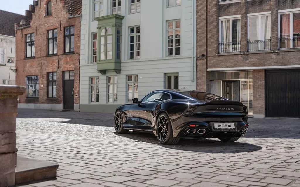 Aston Martin Vanquish COUPE  - BOWERS  WILKINS - TITANIUM EXH 12/2025-photo-3