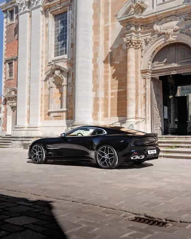 Aston Martin Vanquish COUPE  - BOWERS  WILKINS - TITANIUM EXH 12/2025-photo-4