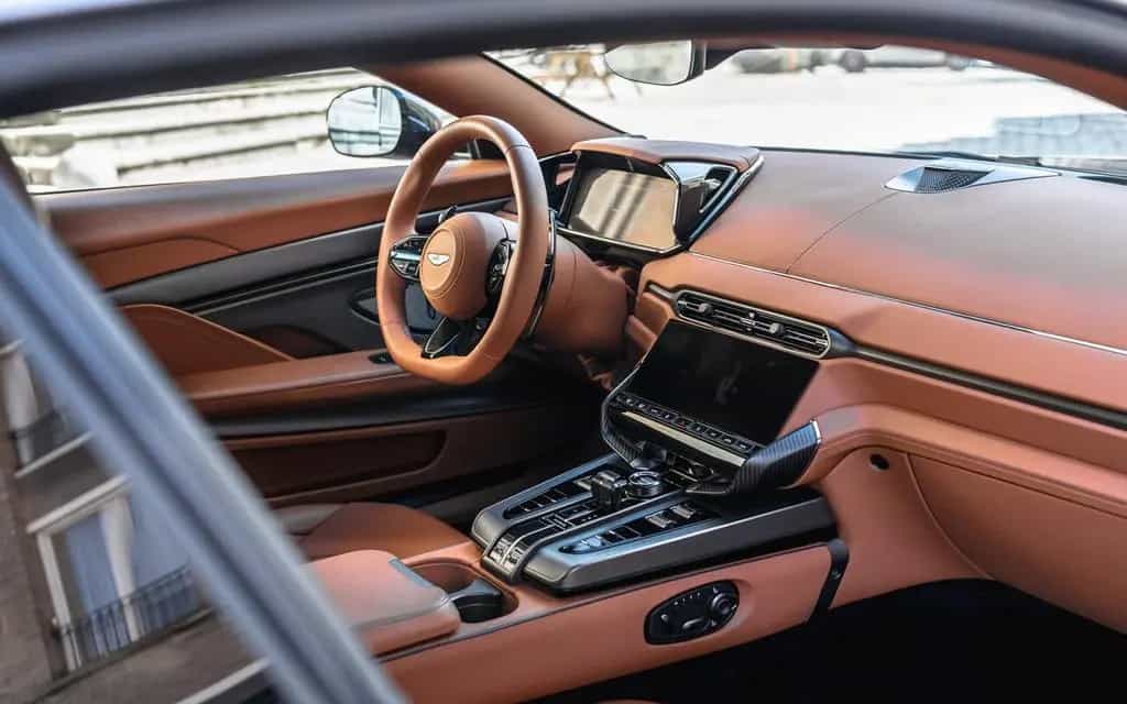 Aston Martin Vanquish COUPE  - BOWERS  WILKINS - TITANIUM EXH 12/2025-photo-5