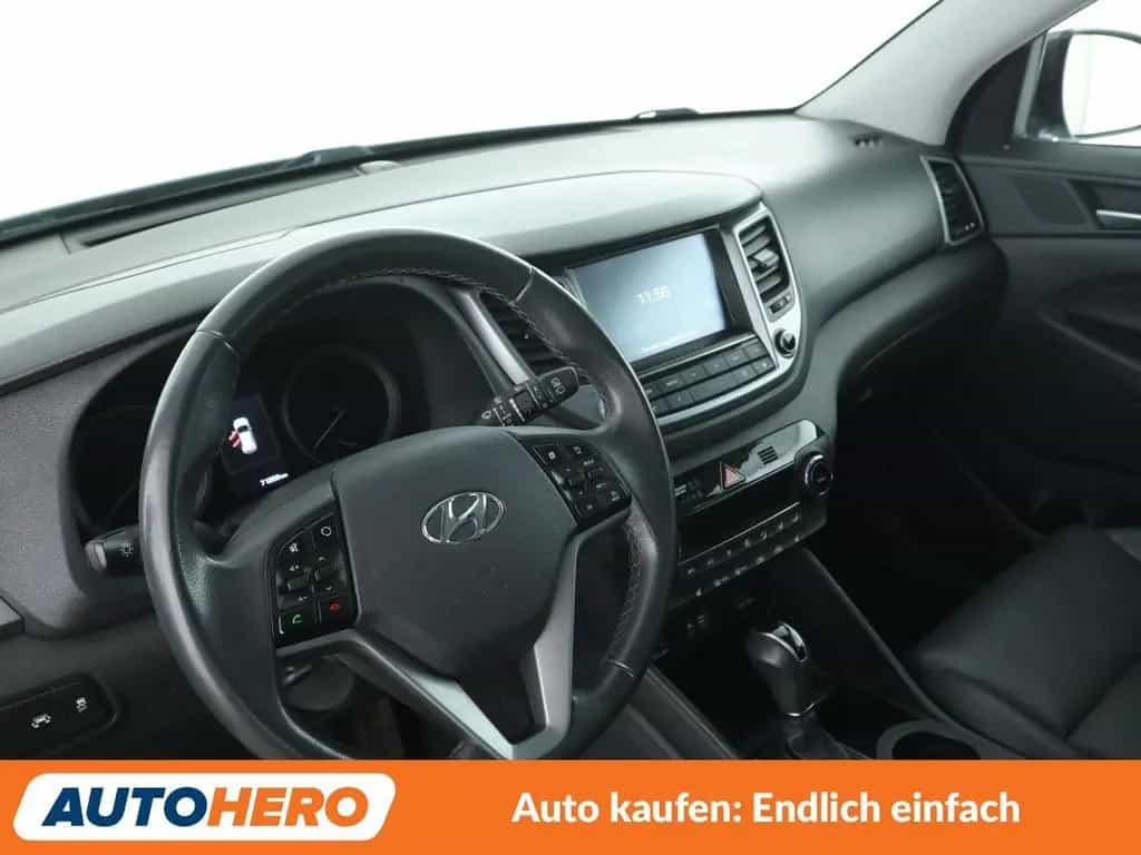 Hyundai TUCSON 1.6 TGDI Style 2WD Aut.*NAV*TEMP*CAM*AHK* 11/2017-photo-10