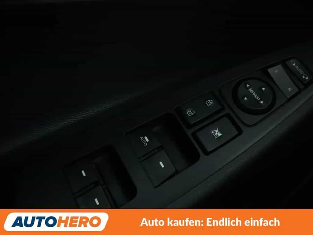 Hyundai TUCSON 1.6 TGDI Style 2WD Aut.*NAV*TEMP*CAM*AHK* 11/2017-photo-30
