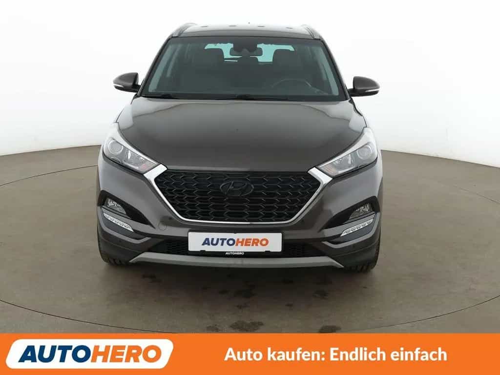 Hyundai TUCSON 1.6 TGDI Style 2WD Aut.*NAV*TEMP*CAM*AHK* 11/2017-photo-8