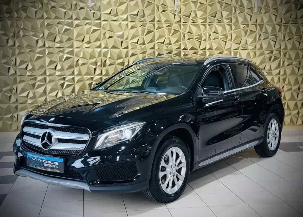 Mercedes-Benz GLA 180 Street Style|AMG-LINE|BI-XENON|MEMORY 06/2015-photo-0