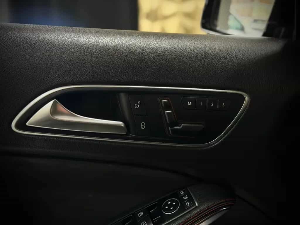 Mercedes-Benz GLA 180 Street Style|AMG-LINE|BI-XENON|MEMORY 06/2015-photo-13