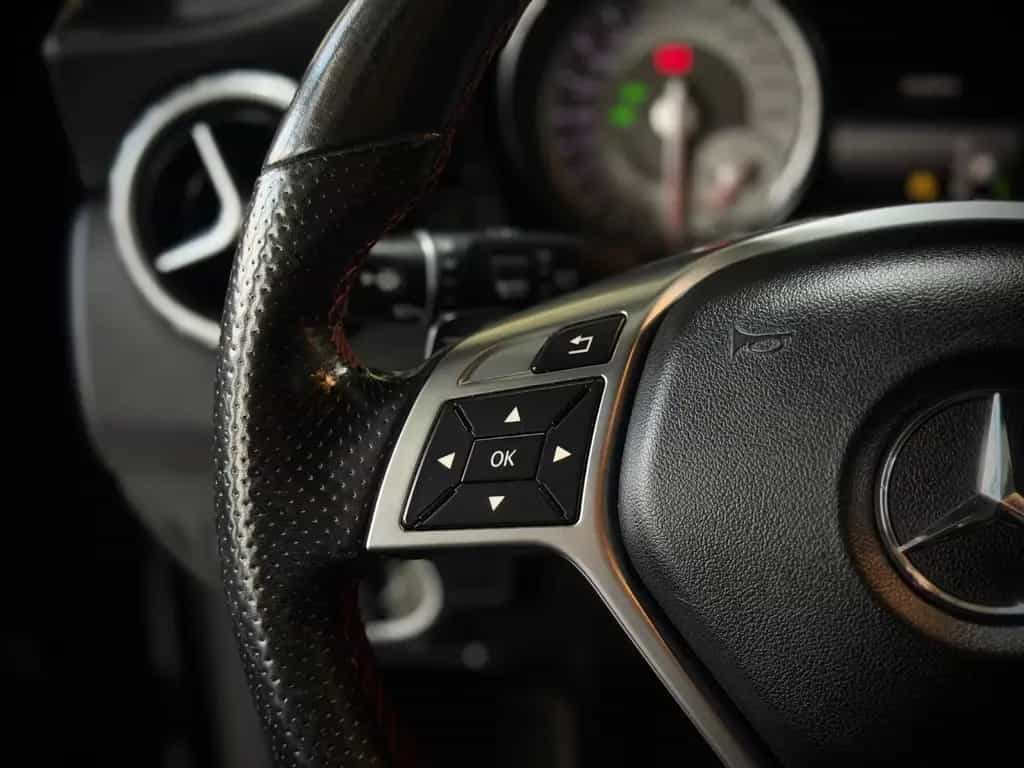 Mercedes-Benz GLA 180 Street Style|AMG-LINE|BI-XENON|MEMORY 06/2015-photo-3