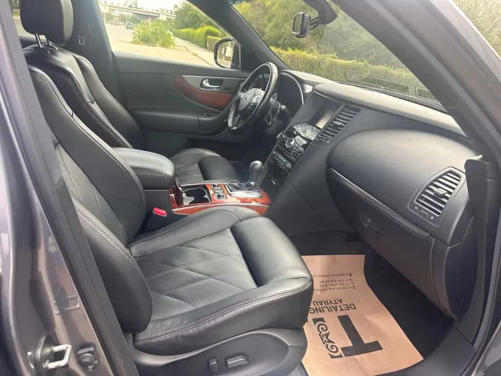 Infiniti QX70 5.0 S Premium 03/2017-photo-4