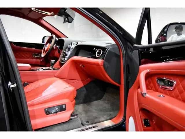 Bentley Bentayga Base grade W12 04/2017-photo-20