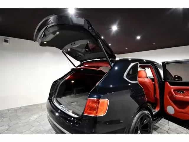 Bentley Bentayga Base grade W12 04/2017-photo-32