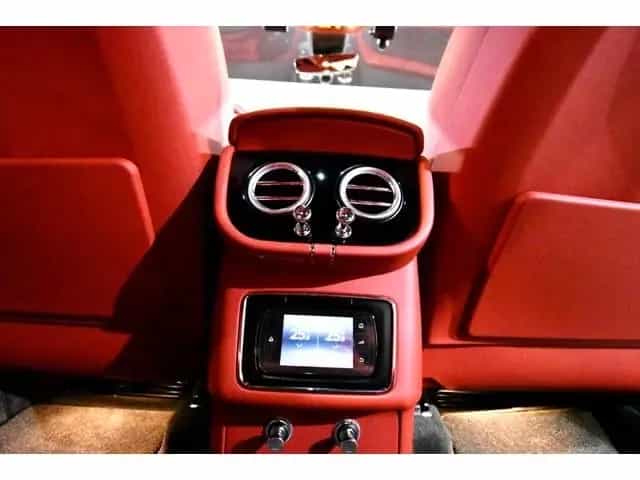 Bentley Bentayga Base grade W12 04/2017-photo-7