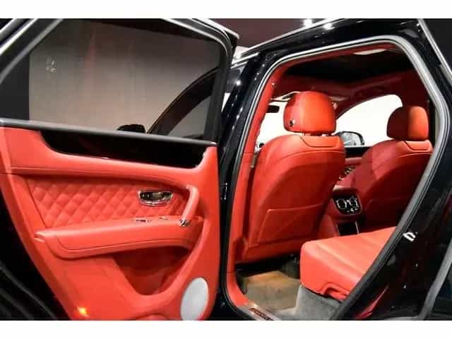 Bentley Bentayga Base grade W12 04/2017-photo-8