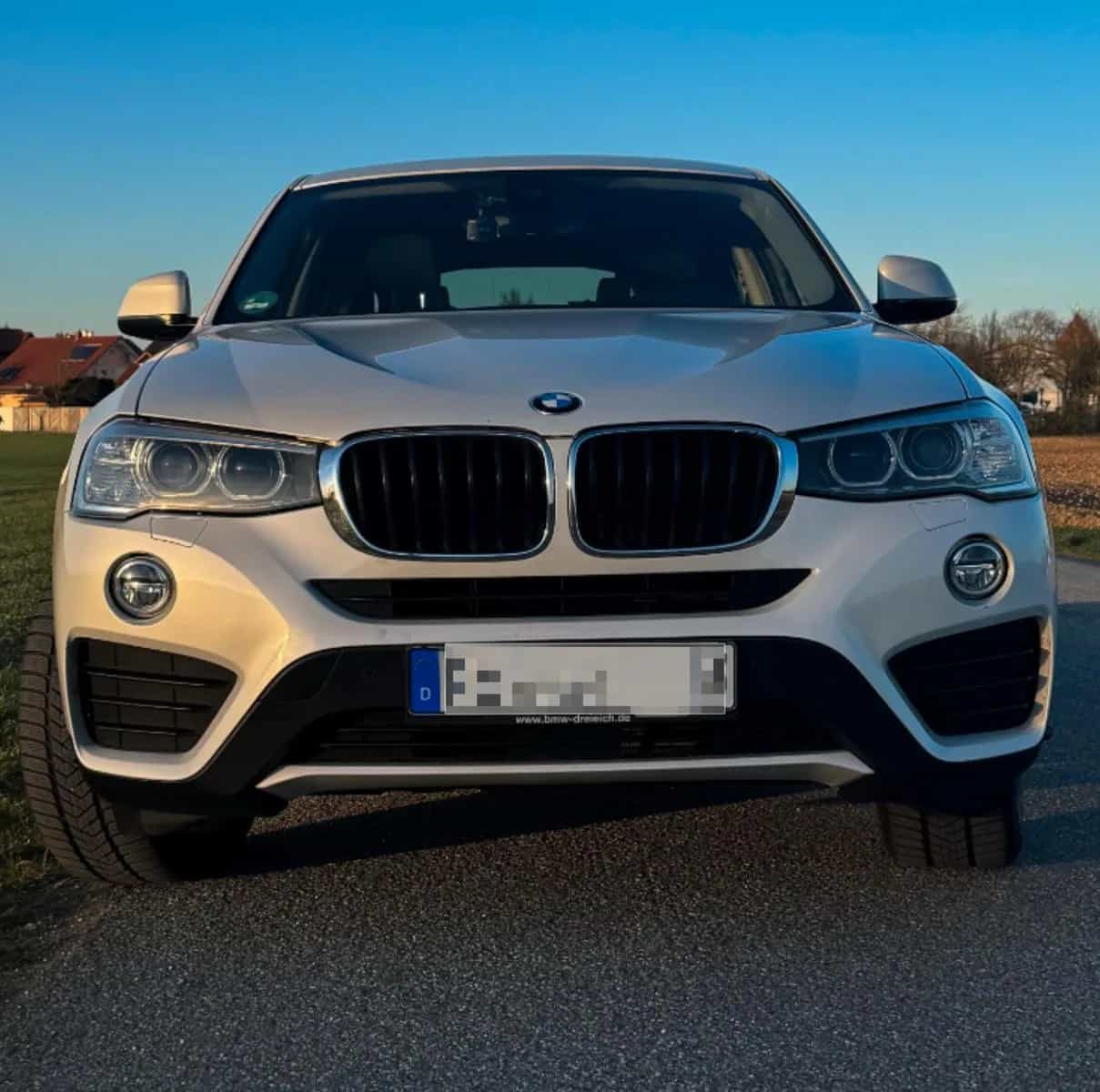 BMW X4 09/2016-photo-1