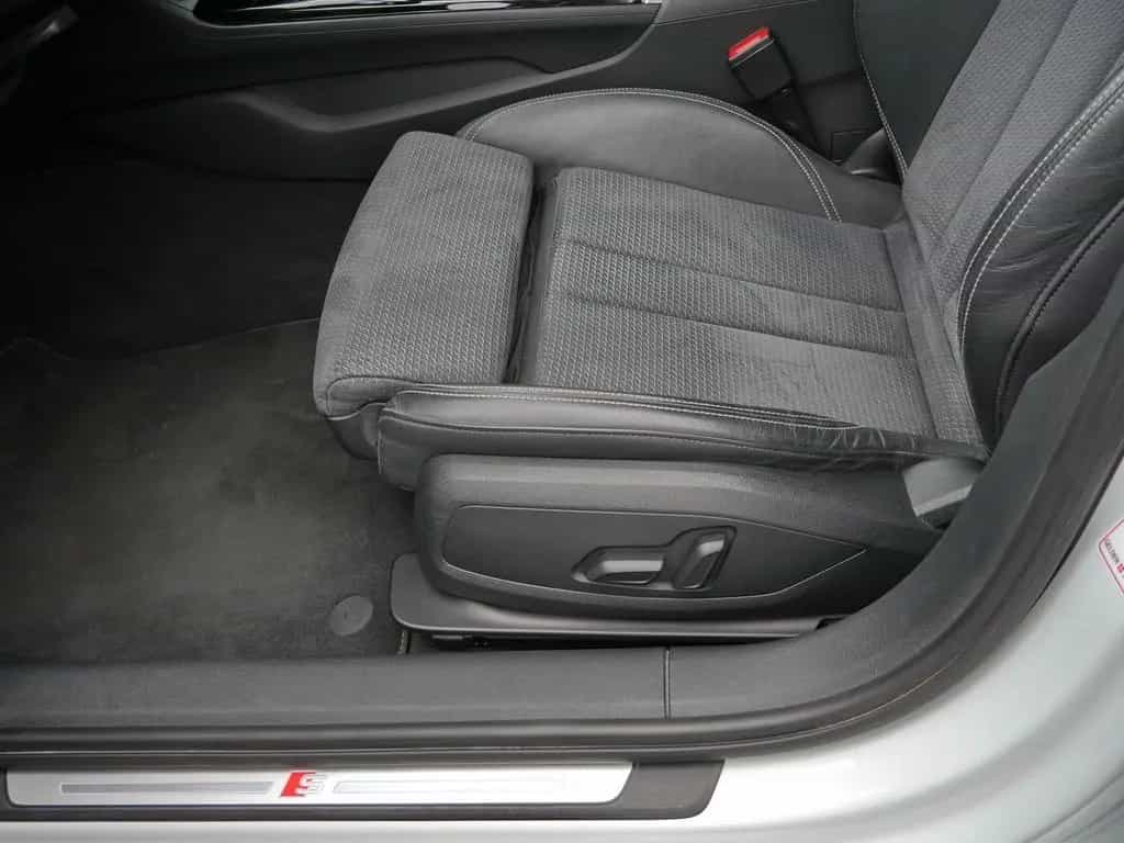 Audi A4 Avant 50 TDI quattro S line Matrix*AHK*Pano 03/2022-photo-21