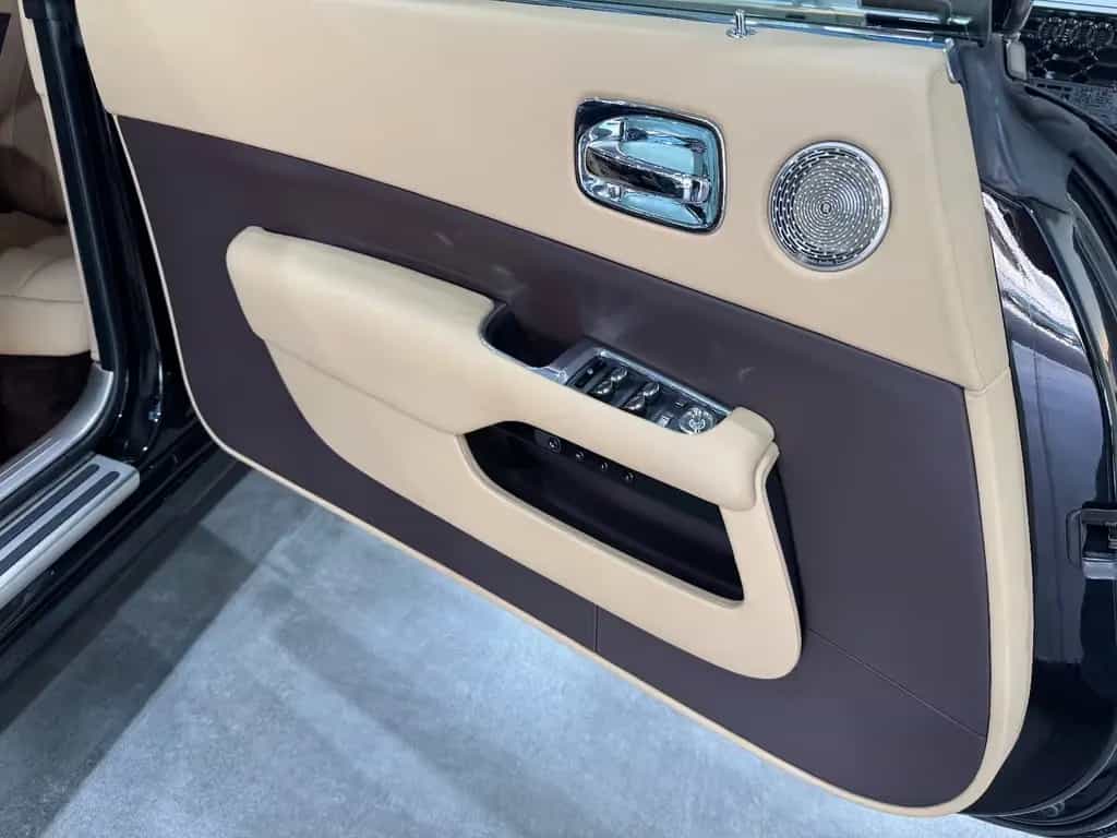 Rolls-Royce Wraith 6.6 V12 BlackBadge Mansory Sternehimmel 04/2019-photo-24