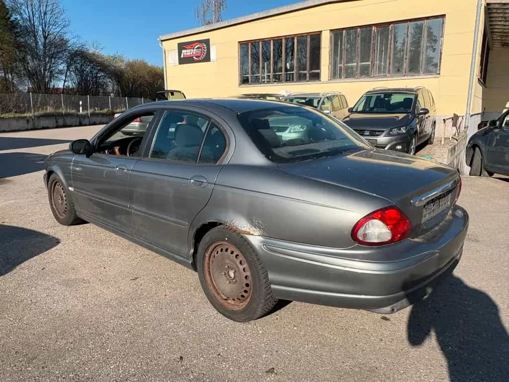 Jaguar X-Type 2 Liter Diesel Classic*MFL*Klima* 03/2004-photo-3