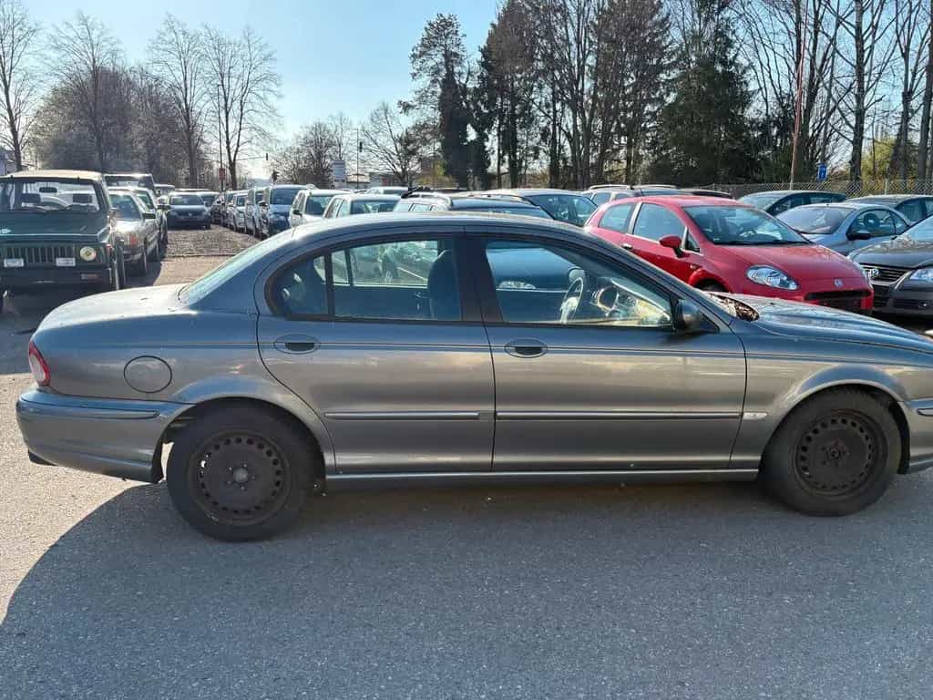 Jaguar X-Type 2 Liter Diesel Classic*MFL*Klima* 03/2004-photo-7