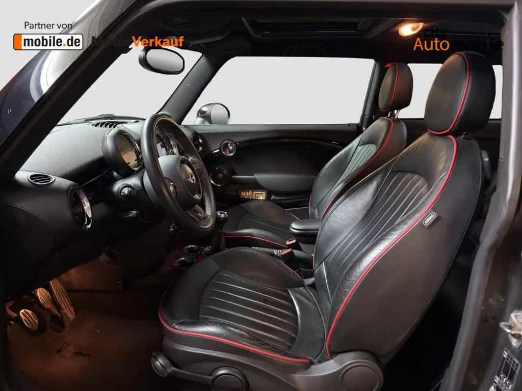 MINI John Cooper Works JOHN_COOPER_WORKS/Scheckheftgf/PANO/NAVI./SHZ/BT 04/2012-photo-12