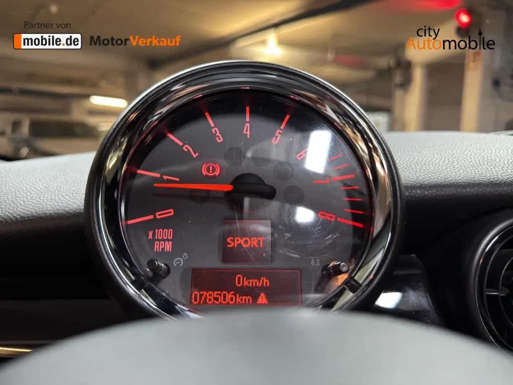 MINI John Cooper Works JOHN_COOPER_WORKS/Scheckheftgf/PANO/NAVI./SHZ/BT 04/2012-photo-16