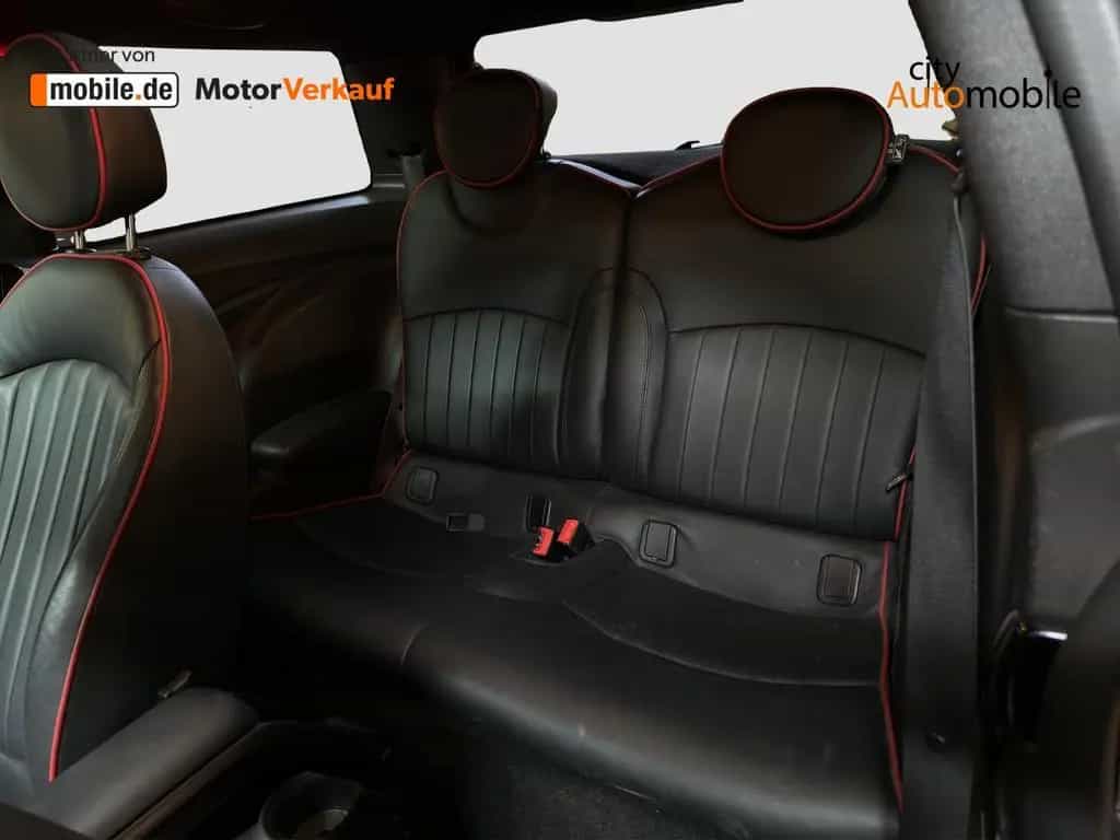 MINI John Cooper Works JOHN_COOPER_WORKS/Scheckheftgf/PANO/NAVI./SHZ/BT 04/2012-photo-17