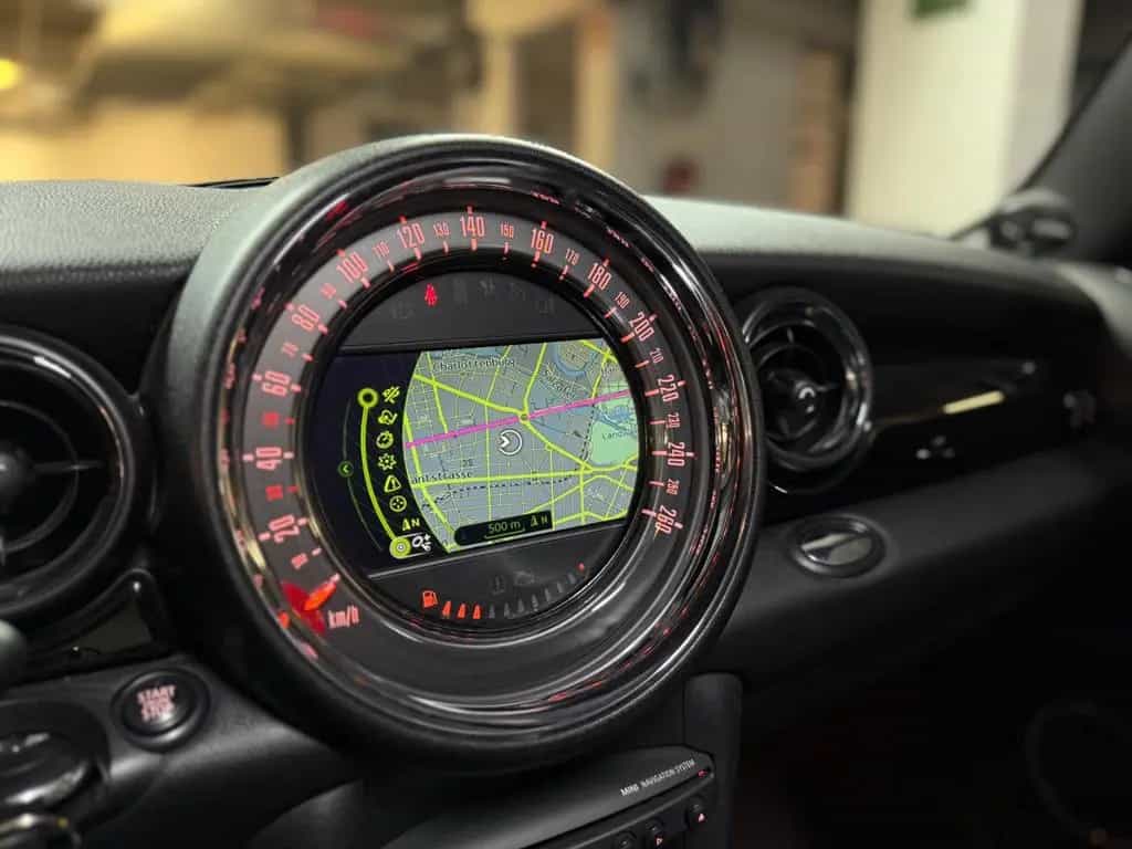 MINI John Cooper Works JOHN_COOPER_WORKS/Scheckheftgf/PANO/NAVI./SHZ/BT 04/2012-photo-20